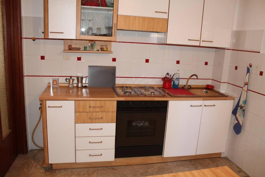 Апартаменты Casa Bilocale In Centro Vicino Stazione Вогера Экстерьер фото